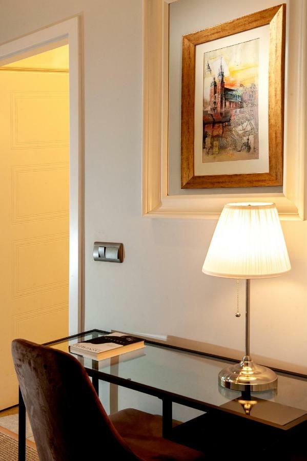 Holiday Suites Cracow Krakow Exterior photo
